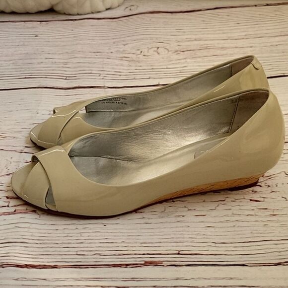 Cole Haan Taupe Patent Peep Toe Wedges Size 7 - Picture 2 of 8